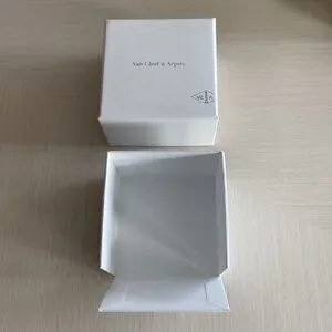 Vca Box Van Cleef & Arpels | Accessories | Van Cleef Arpels White Box Vca ...